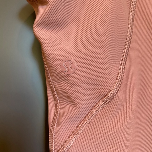 Lulu Lemon rose short unitard - Picture 2 of 3